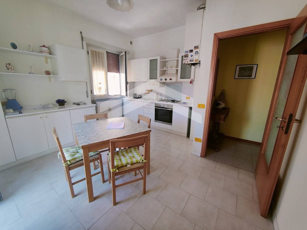 Appartamento in Via Bellini, Campobasso, 5 locali, 1 bagno, arredato