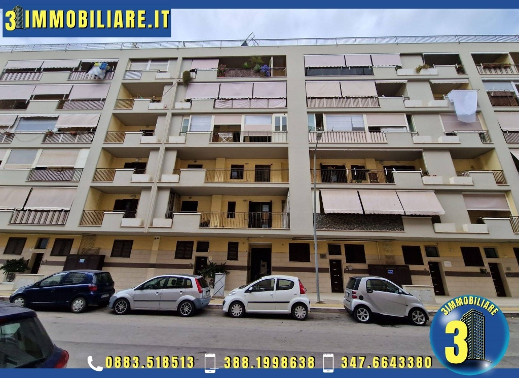 Appartamento a Barletta, 6 locali, 2 bagni, 110 m², ascensore