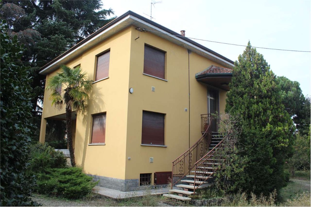 Villa in Via degli artigiani 8, Cesano Maderno, 6 locali, 4 bagni