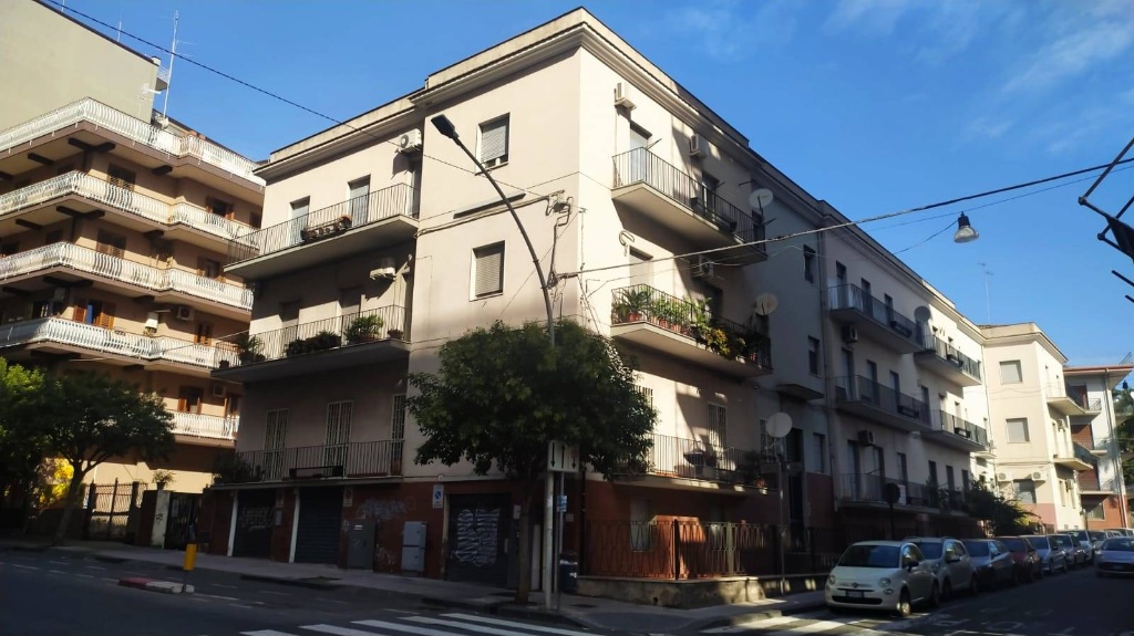 Appartamento in CORSO ITALIA, Acireale, 5 locali, 1 bagno, 130 m²