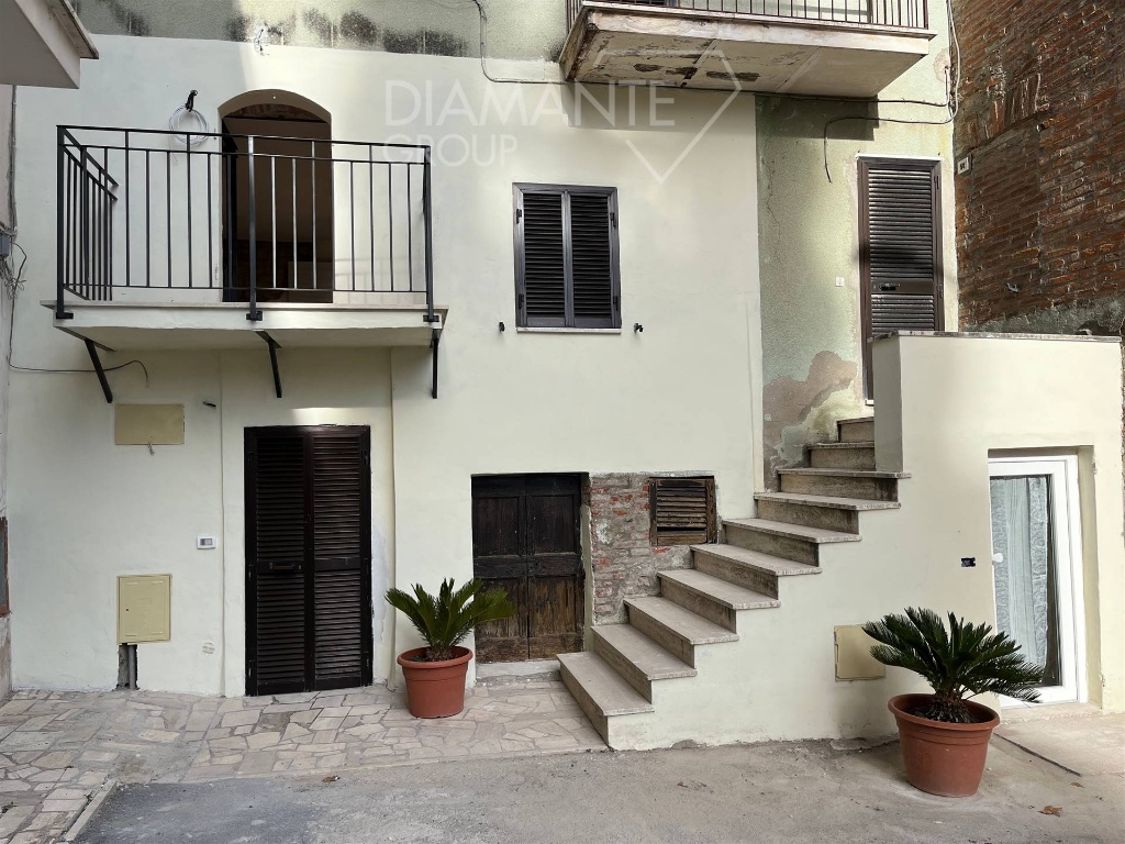 Appartamento a Castiglione del Lago, 5 locali, 2 bagni, 90 m²