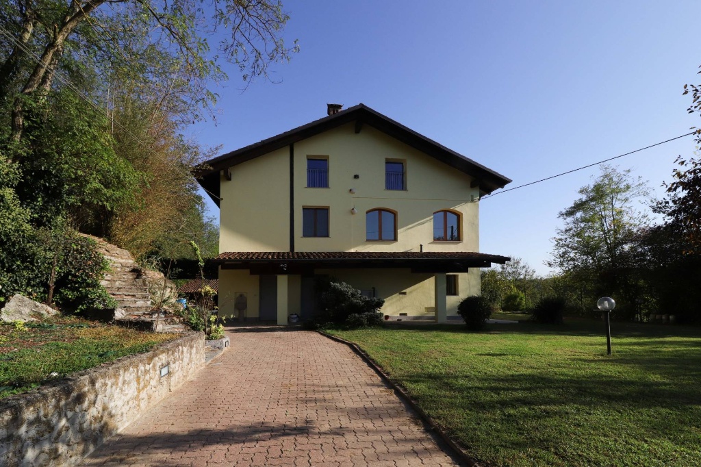 Villa singola in Strada Valle Goria, San Paolo Solbrito, 15 locali