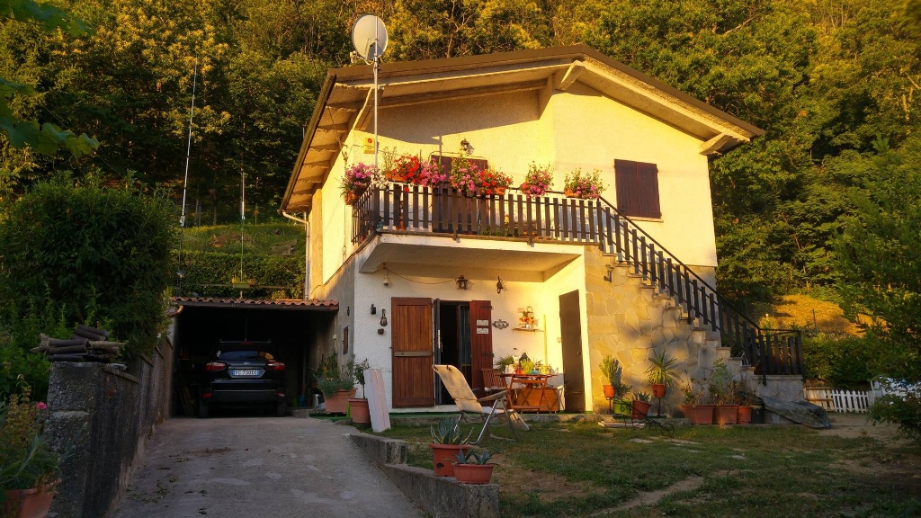 Casa indipendente a Grizzana Morandi, 7 locali, 2 bagni, 102 m²