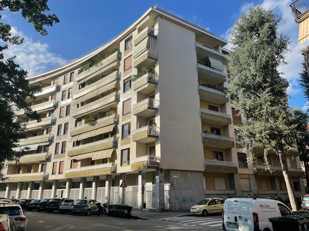 Quadrilocale in Piazza Chiaves 8, Torino, 2 bagni, 135 m², 2° piano