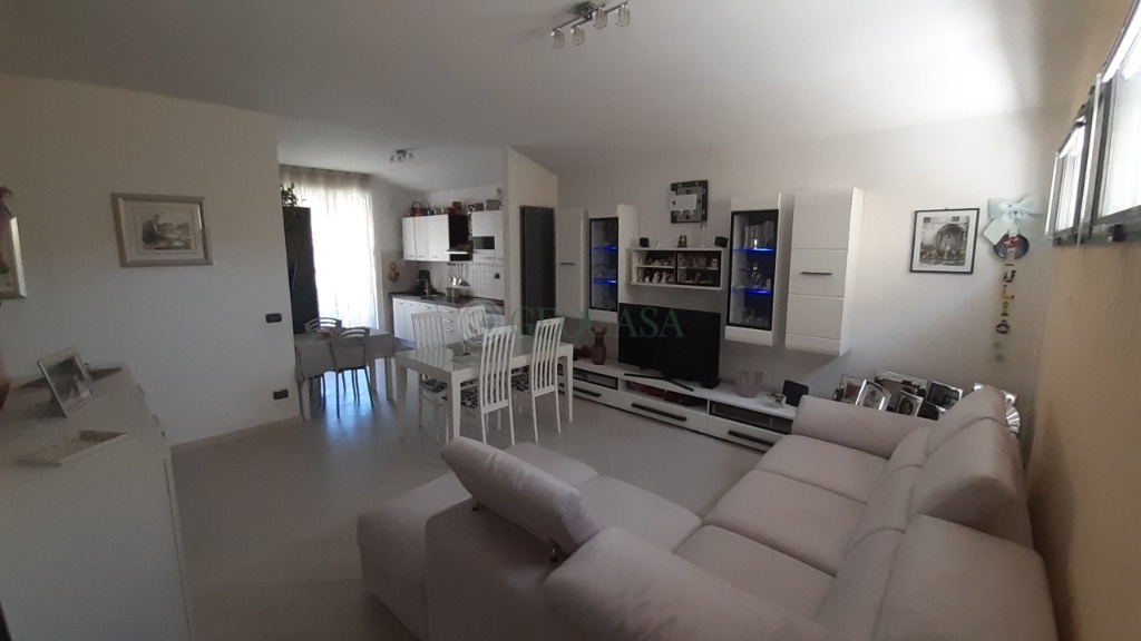 Appartamento a La Spezia, 5 locali, 2 bagni, garage, arredato, 140 m²