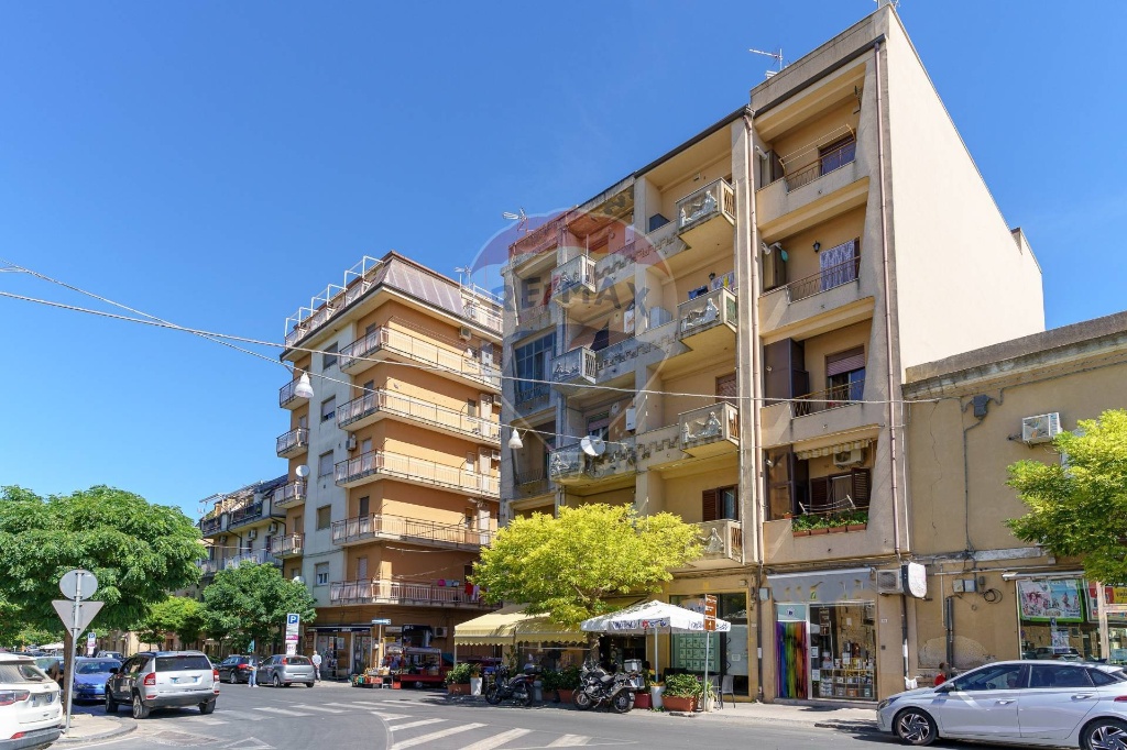 Appartamento in Via Assoro, Enna, 7 locali, 1 bagno, 148 m², 3° piano