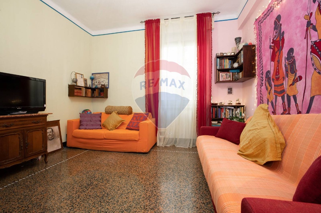 Appartamento in Via Nicolo' Copernico, Genova, 6 locali, 1 bagno