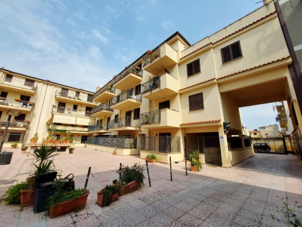 Appartamento in Via Vittorio Emanuele Orlando, Ficarazzi, 2 bagni