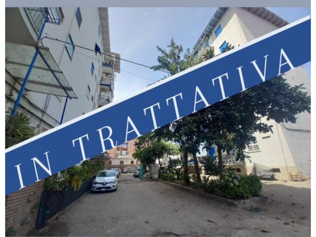 Appartamento in Via Giuseppe Testa, Napoli, 1 bagno, 110 m², 2° piano