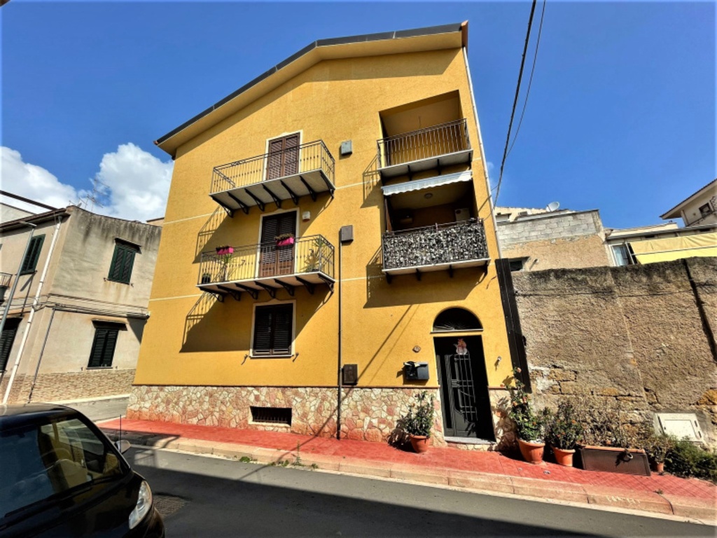 Appartamento in Via Campofranco, Santa Flavia, 1 bagno, con box