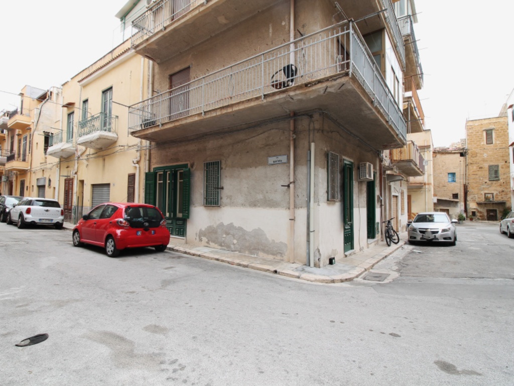 Appartamento in Via Cesare Battisti, Bagheria, 1 bagno, 100 m²