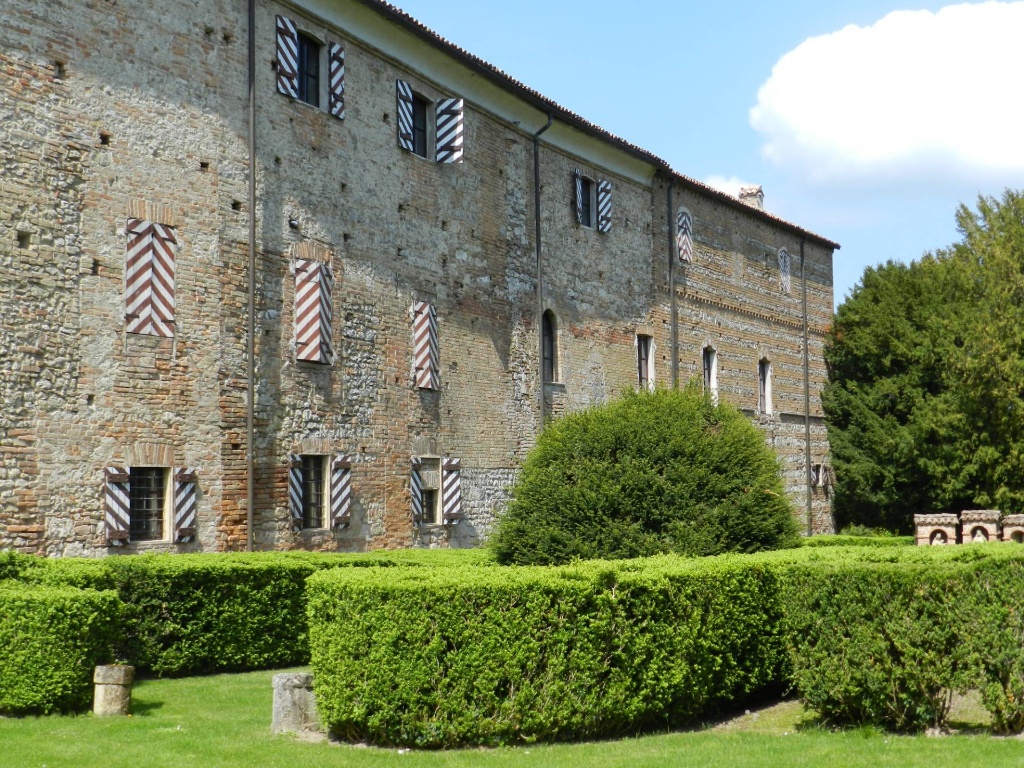 Castello in Piazza Umberto I, Montiglio Monferrato, 42 locali, 4610 m²