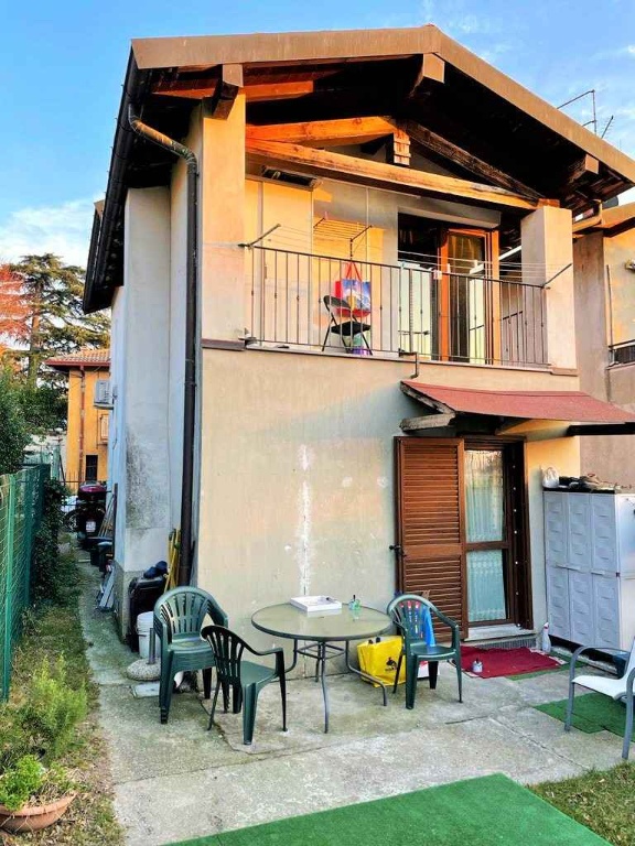 Casa indipendente a Como, 3 locali, 2 bagni, 100 m², porta blindata