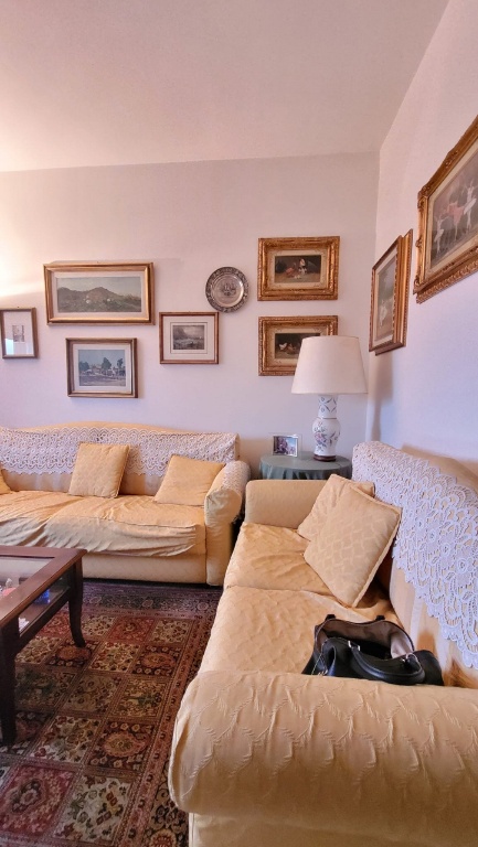 Appartamento a Firenze, 5 locali, 1 bagno, 115 m², 7° piano, terrazzo