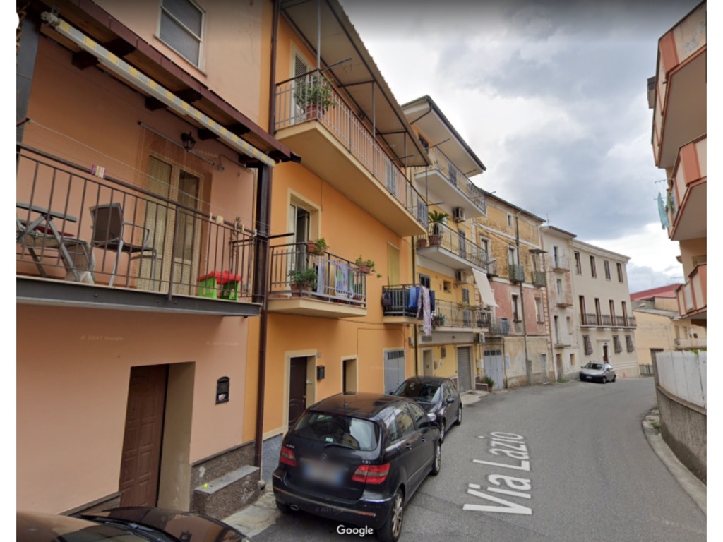 Villa in Via Lazio, Lamezia Terme, 1 bagno, con box, 140 m² in vendita