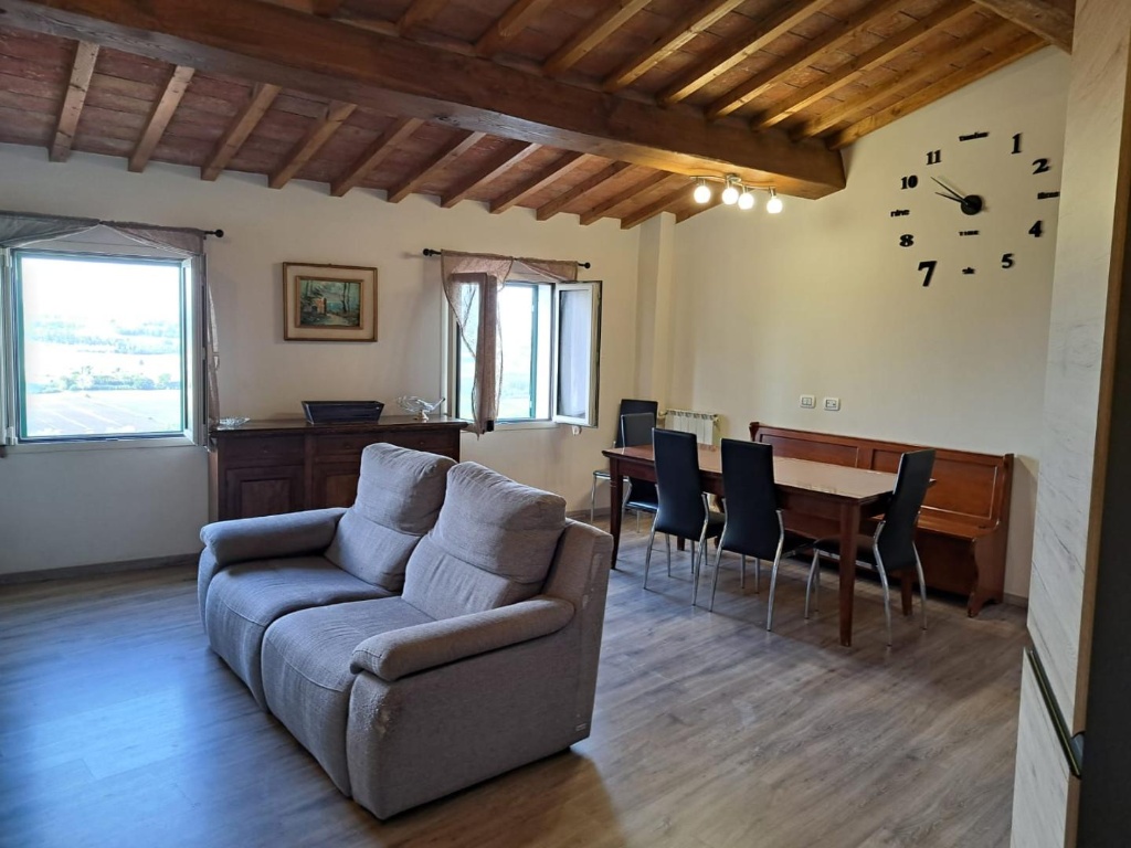 Quadrilocale a Peccioli, 2 bagni, 100 m², 3° piano in vendita