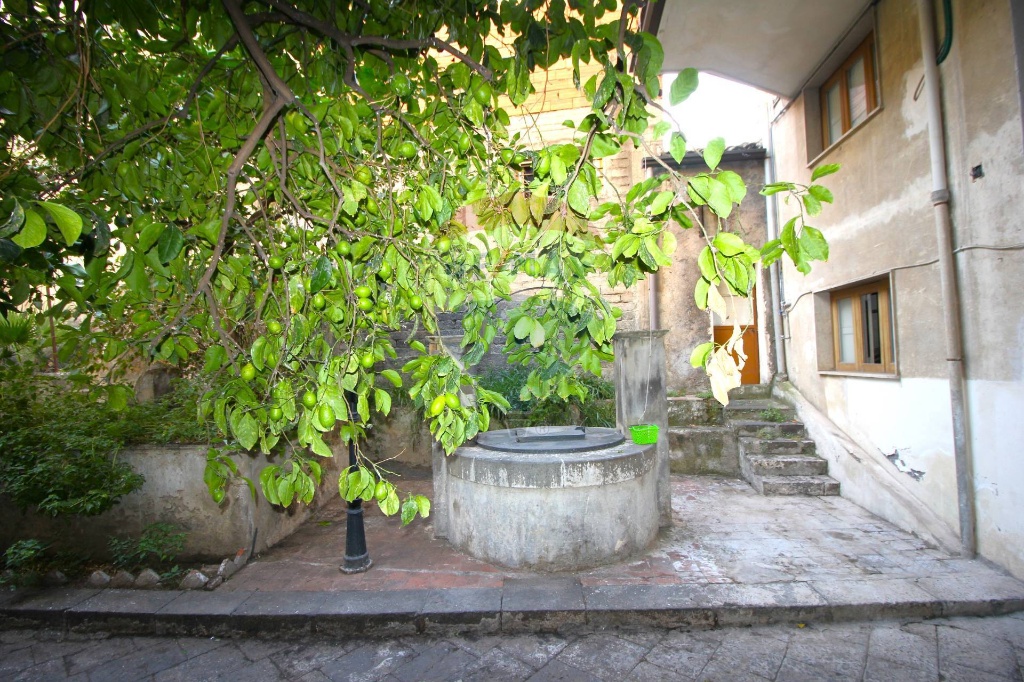 Casa semindipendente in Via loiacono, Paternò, 4 locali, 2 bagni