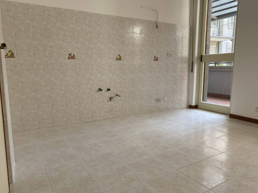 Bilocale a Novara, 1 bagno, 80 m², 1° piano, ascensore in vendita