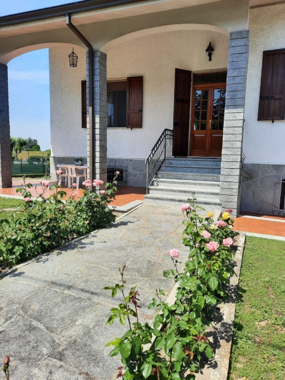 Villa singola a Rivergaro, 6 locali, 2 bagni, posto auto, 230 m²