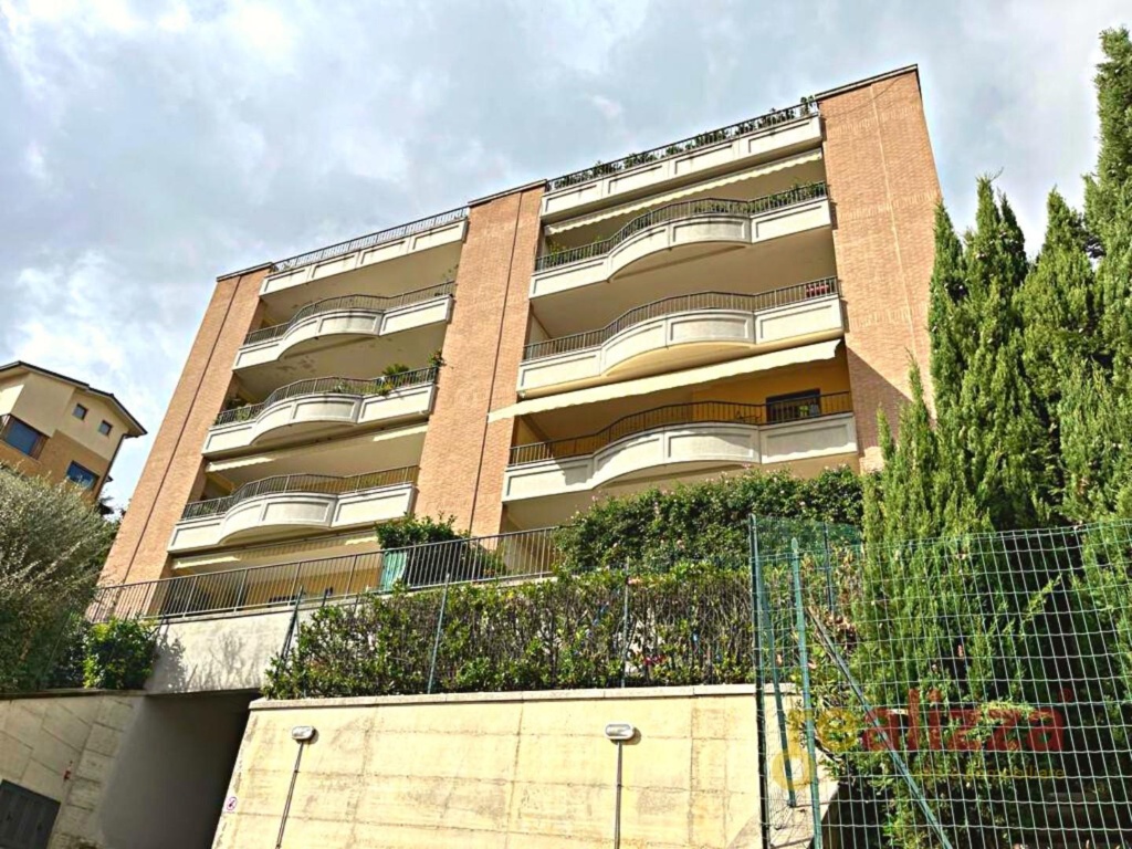 Quadrilocale a Perugia, 2 bagni, 110 m², ascensore in vendita