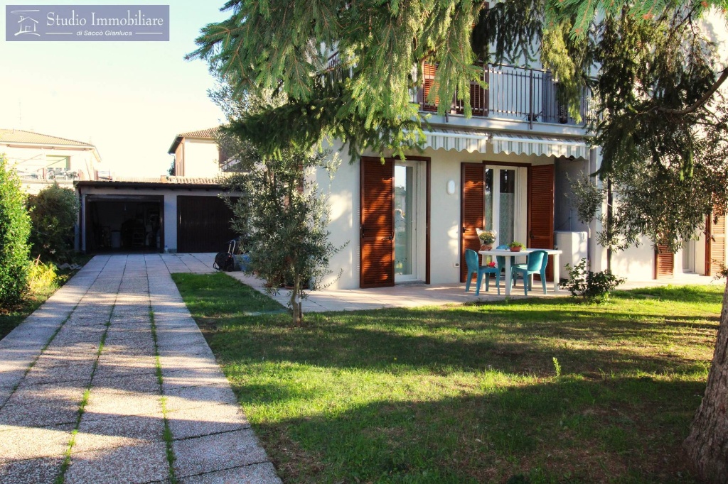 Villa singola in Via Fossati Busca, Bressana Bottarone, 7 locali