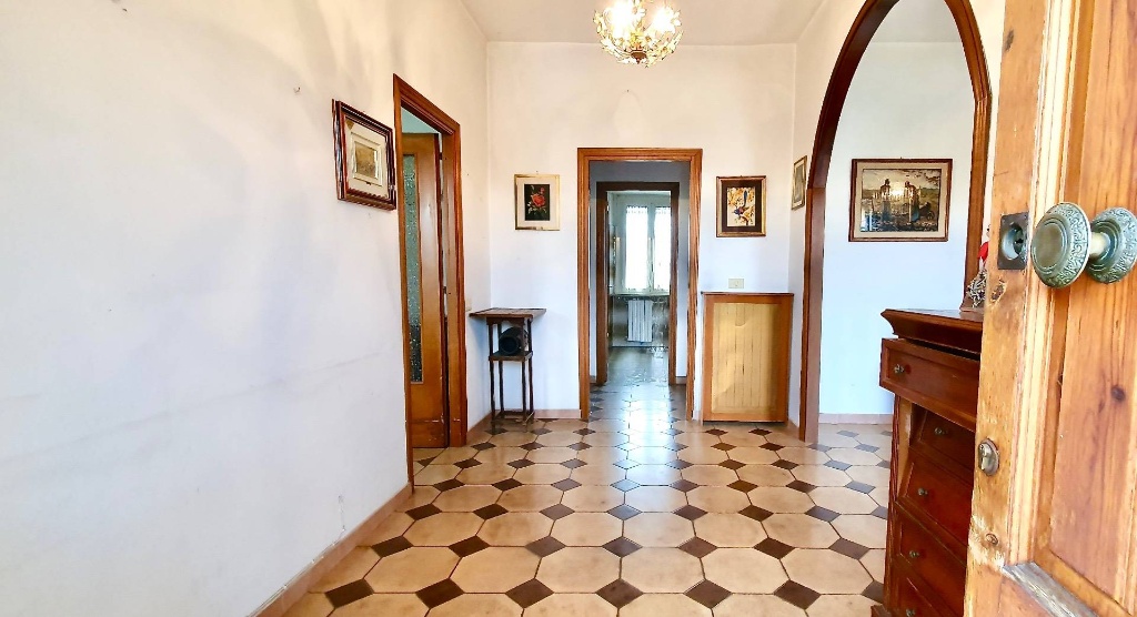 Trilocale in Via liri, Monterotondo, 1 bagno, giardino privato, 95 m²