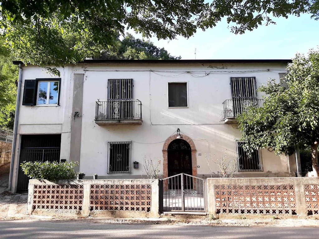 Casa semindipendente in Località Branete 7-8, Tufo, 8 locali, 2 bagni