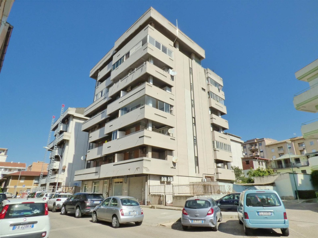 Appartamento a Oristano, 5 locali, 2 bagni, 110 m², 3° piano