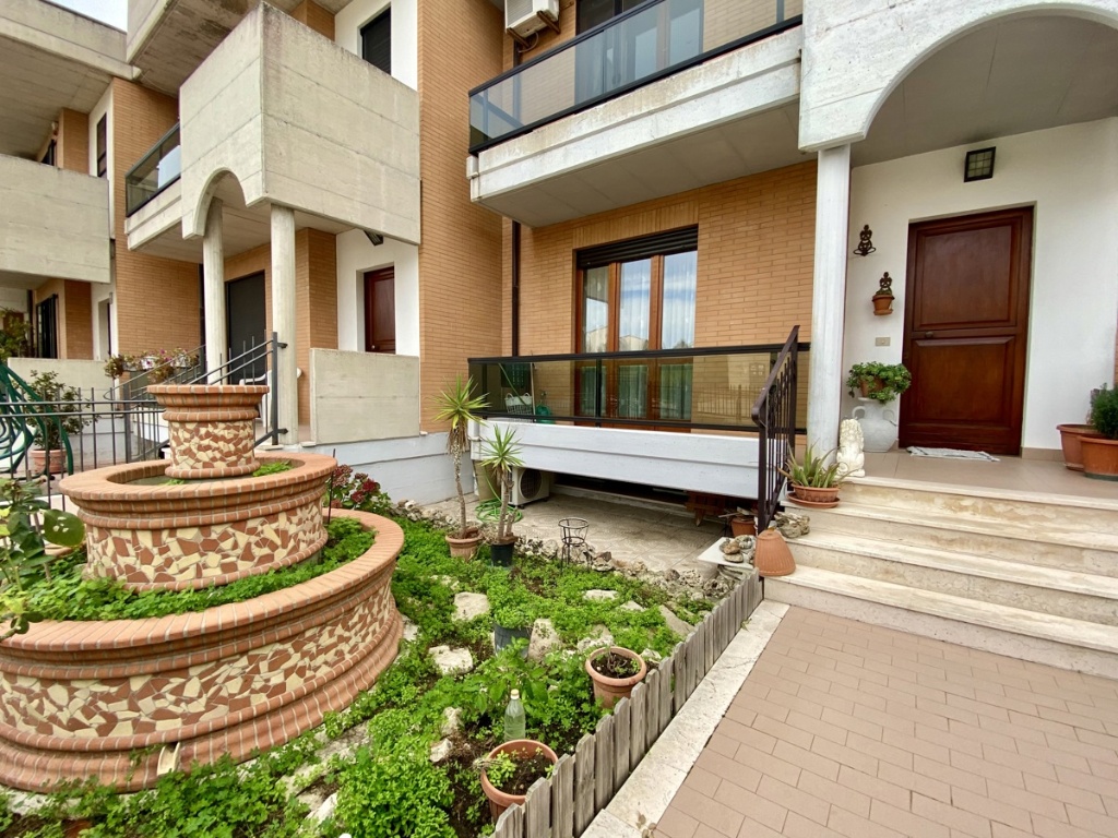 Villa a schiera a Termoli, 5 locali, 3 bagni, giardino privato, 155 m²