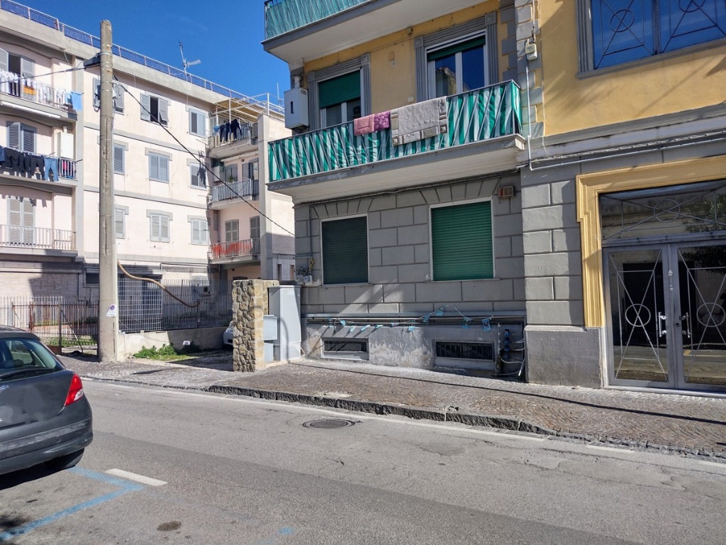 Trilocale in Via Roma 00, Bacoli, 1 bagno, 80 m², aria condizionata