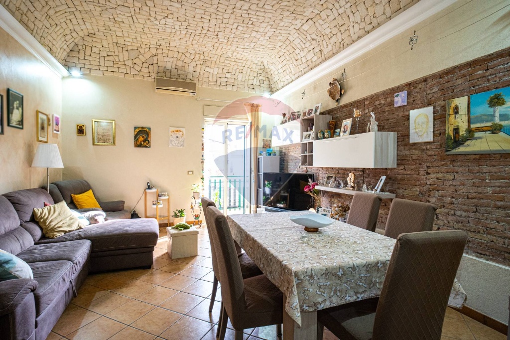 Appartamento in Via Gismondo, Catania, 5 locali, 2 bagni, 88 m²