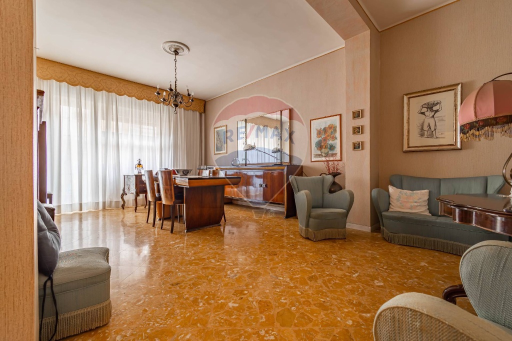 Appartamento in Via nizza, Bari, 6 locali, 2 bagni, 155 m², 3° piano