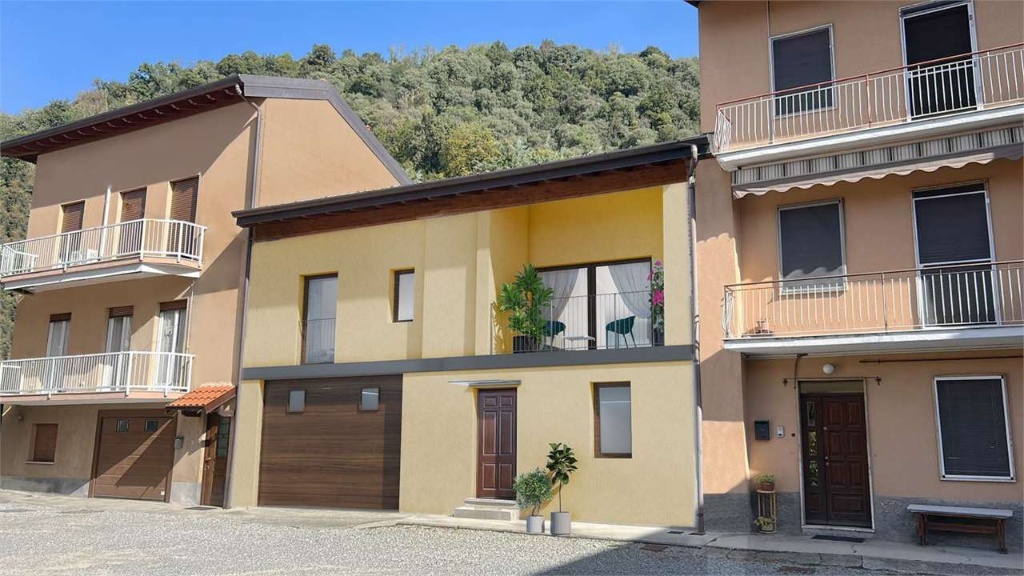 Porzione di casa in Via como, Montorfano, 3 locali, 2 bagni, garage