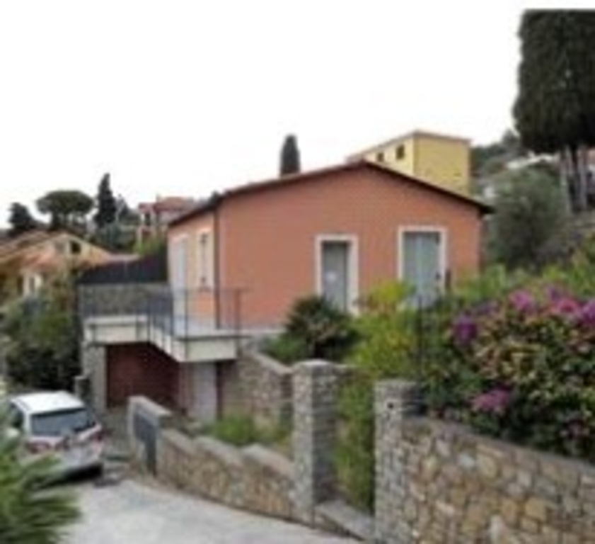 Villa a schiera in Via Divina Provvidenza snc, Diano Marina, 5 locali