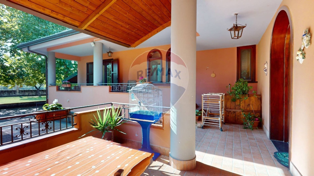 Villa in Via Terranzano, Dugenta, 9 locali, 4 bagni, giardino privato