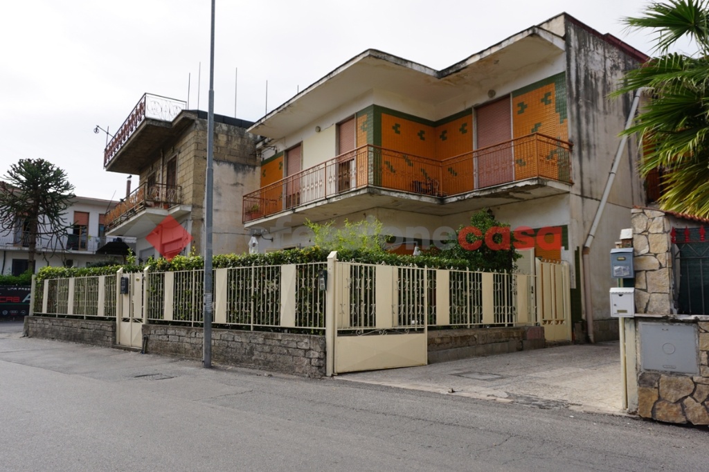 Casa indipendente in Via Cimitero 57, Palma Campania, 3 locali, 95 m²