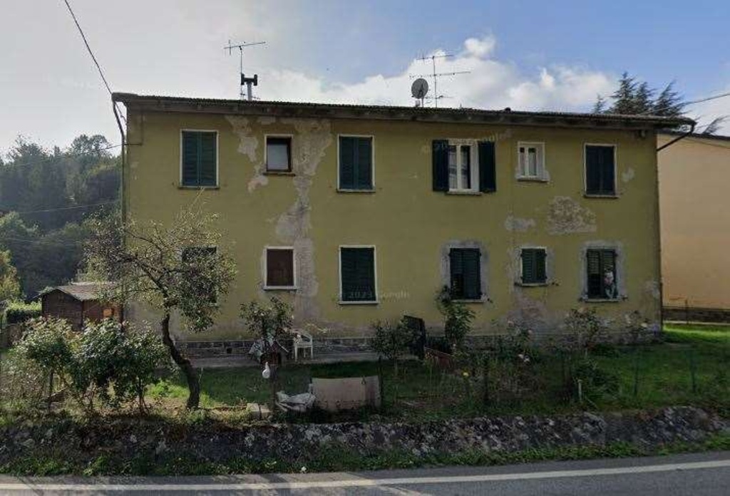 San Marcello Piteglio, 5 locali, 1 bagno, giardino privato, garage