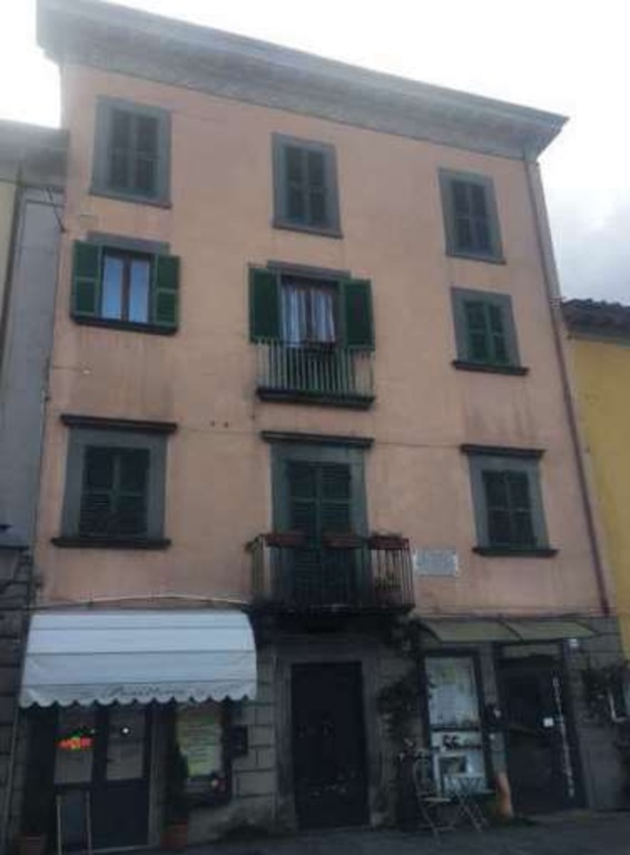 Quadrilocale in Via Umberto I° 141, Bagni di Lucca, 2 bagni, 53 m²