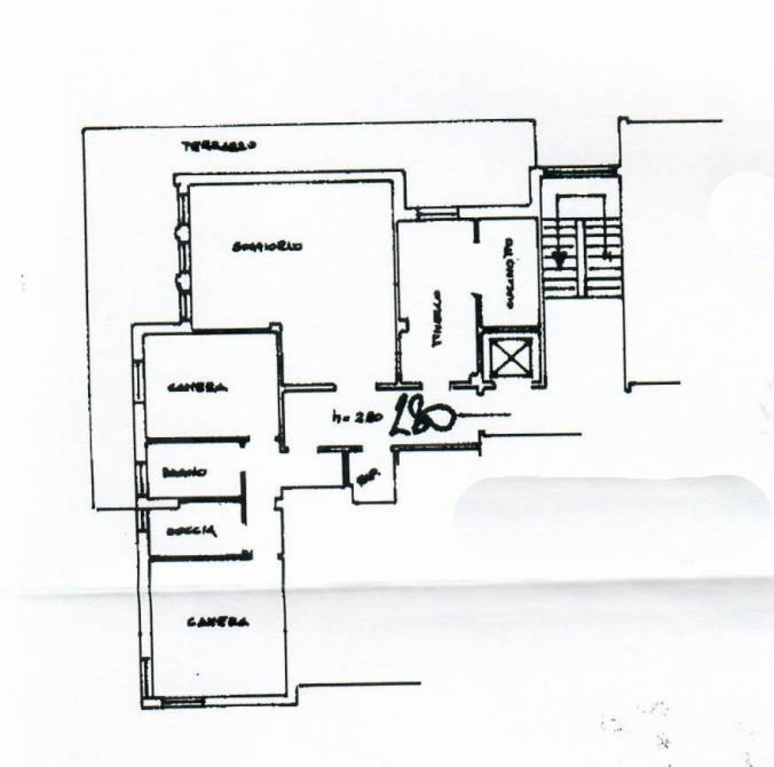 Quadrilocale a Prato, 2 bagni, 114 m², 1° piano, terrazzo, ascensore