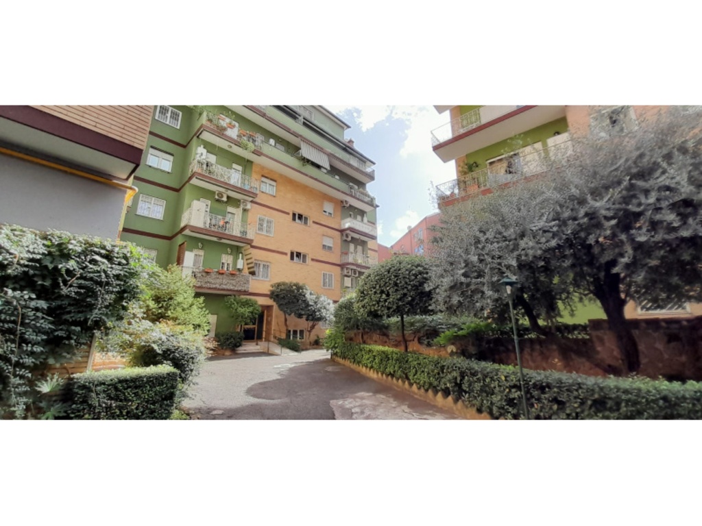 Appartamento in Viale Jonio, Roma, 1 bagno, 90 m², 2° piano, ascensore