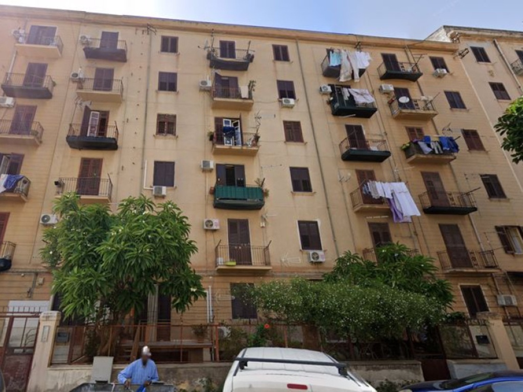 Appartamento in Via delle Cliniche, Palermo, 1 bagno, 140 m², 4° piano