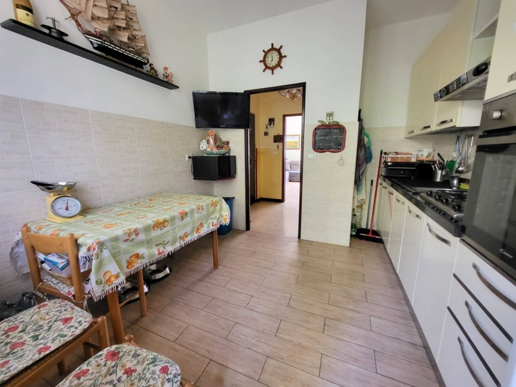 Appartamento in Via Cravasco, Genova, 7 locali, 1 bagno, 90 m²
