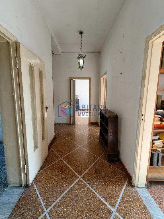 Appartamento a Livorno, 5 locali, 1 bagno, 119 m², 1° piano in vendita