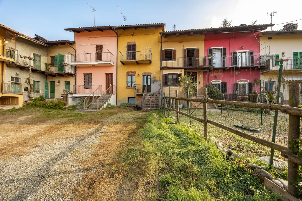 Appartamento in Frazione Bardella, Castelnuovo Don Bosco, 5 locali