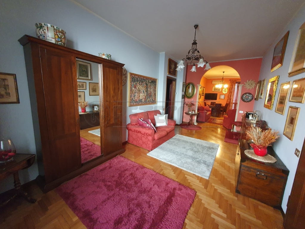 Appartamento in Via Manini, Cremona, 5 locali, 1 bagno, 95 m²