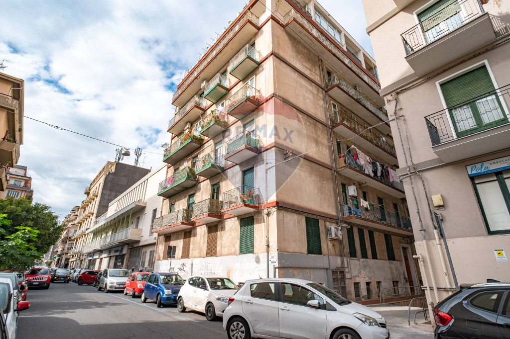 Appartamento in Via Pola, Catania, 5 locali, 1 bagno, 124 m², 5° piano