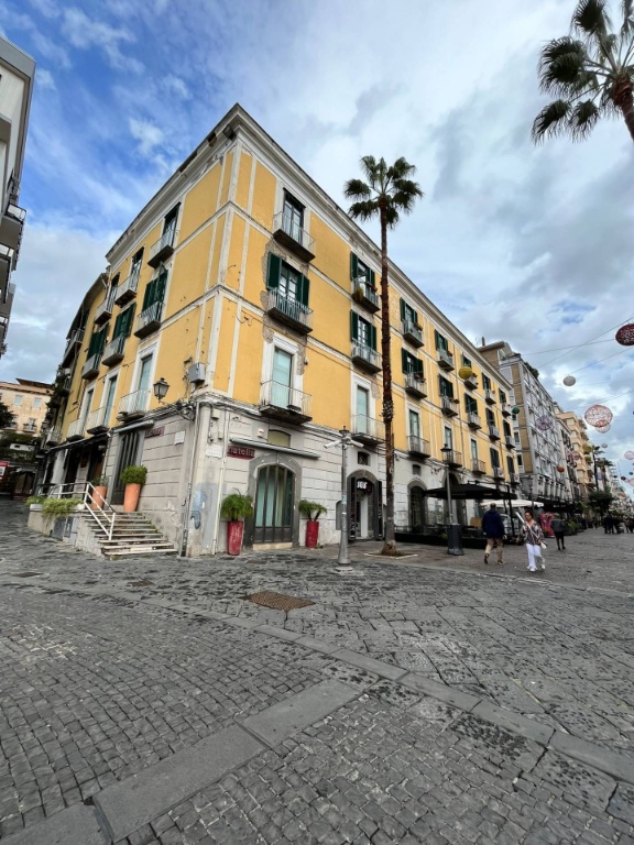 Appartamento in Corso vittorio emanuele, Salerno, 5 locali, 1 bagno