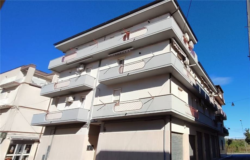 Appartamento a San Nicandro Garganico, 14 locali, 2 bagni, 140 m²