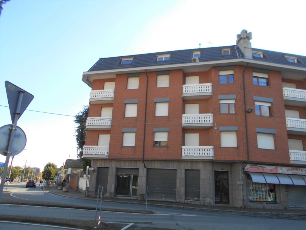 Appartamento in Umberto I, Cigliano, 5 locali, 2 bagni, 120 m²