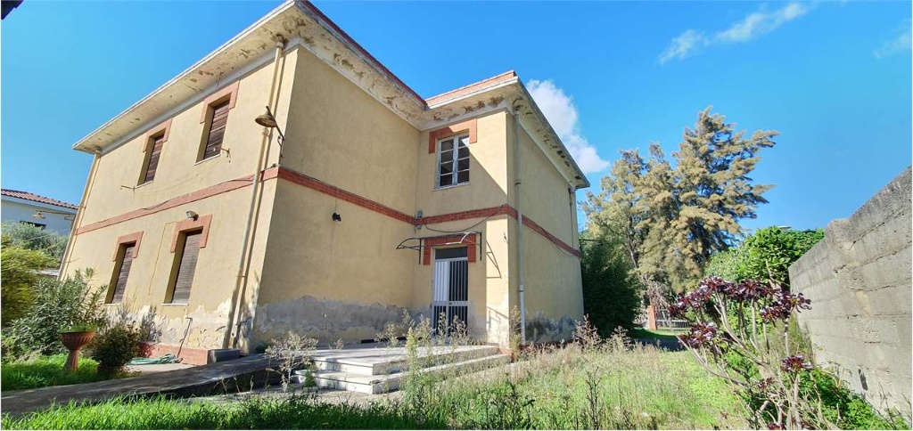 Villa a San Gavino Monreale, 10 locali, 2 bagni, giardino privato
